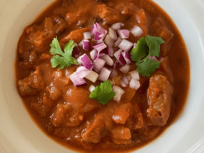 Eating Well Made Easy: Chipotle Chili with Sirloin Tip&nbsp;Steak
